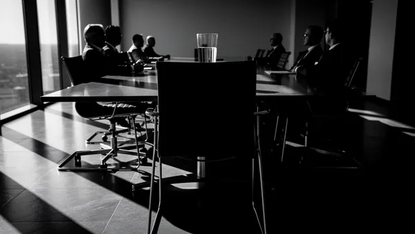 Illustration for Why Senior Executives Fail Interviews: A Communication Fix